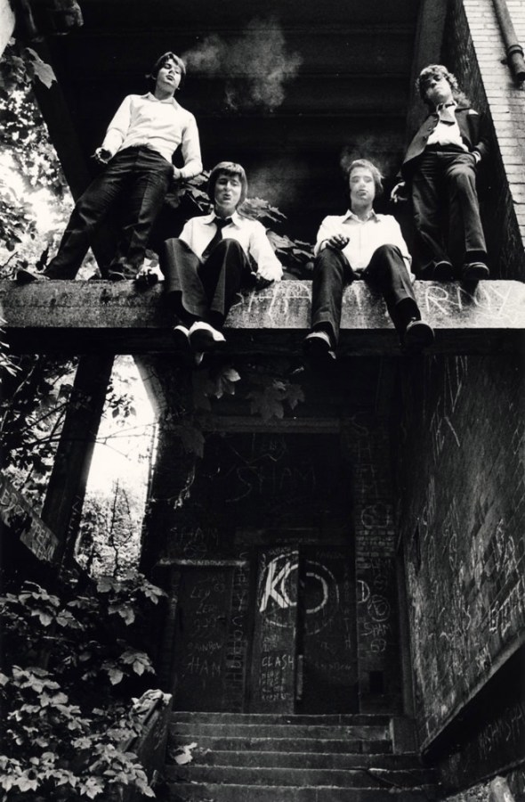 Theatre beam, Surrey, July 1978